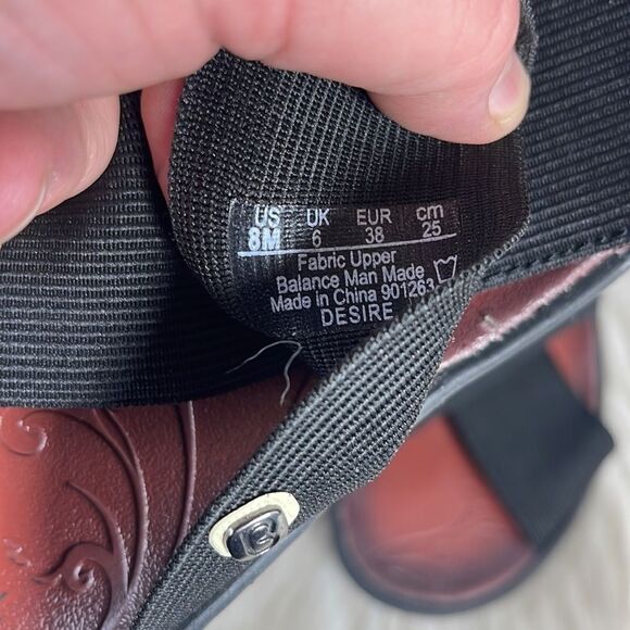 Bzees Desire Black Washable Stretch Wedge Sandals Sz 8 - Picture 5 of 6